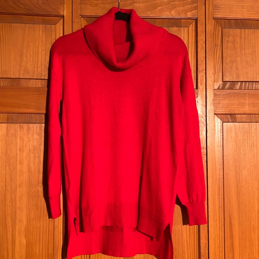 Close neck sweater